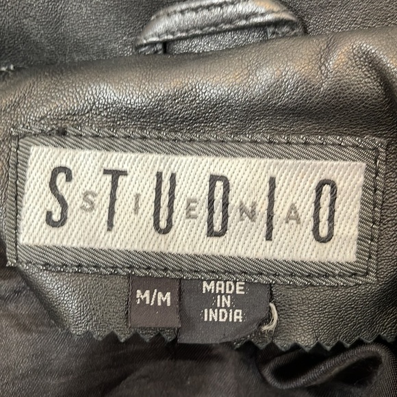 Vintage Belted Leather Jacket - Picture 14 of 16